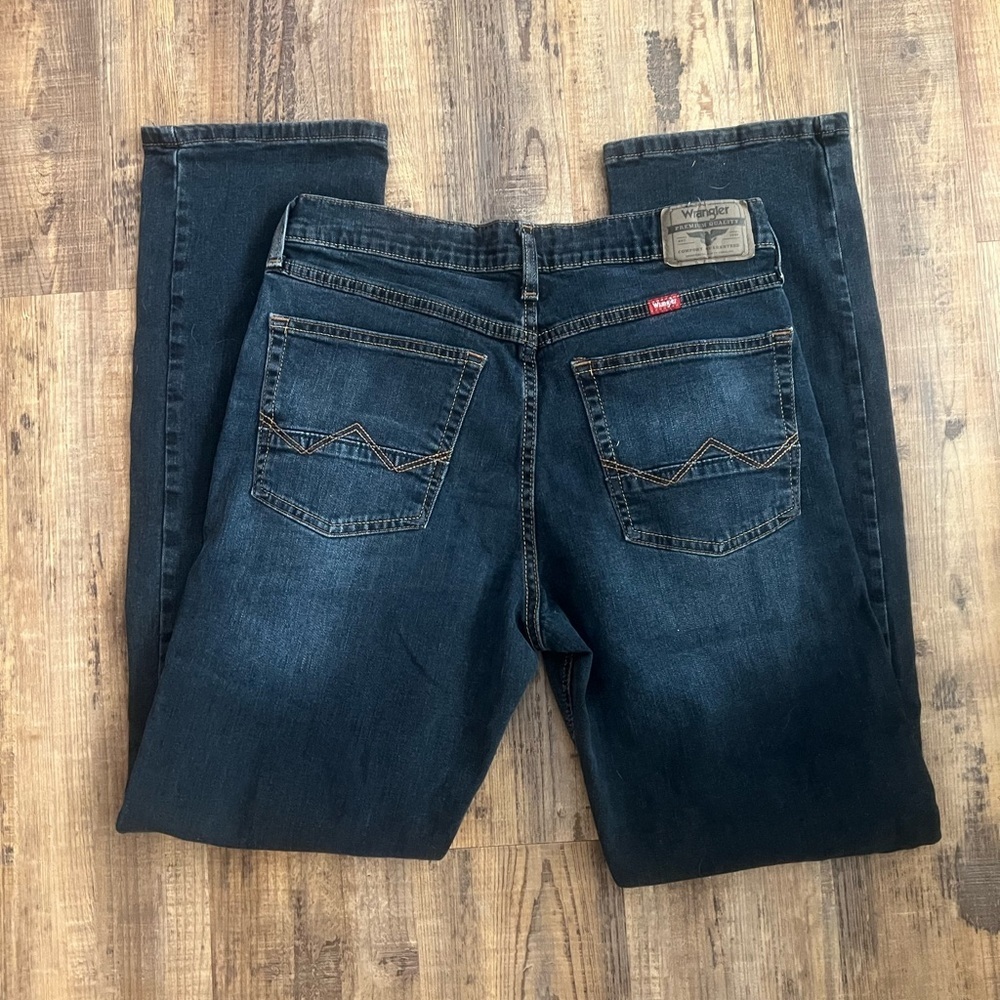 Wrangler Blue Relaxed Jeans with Classic Stitching
